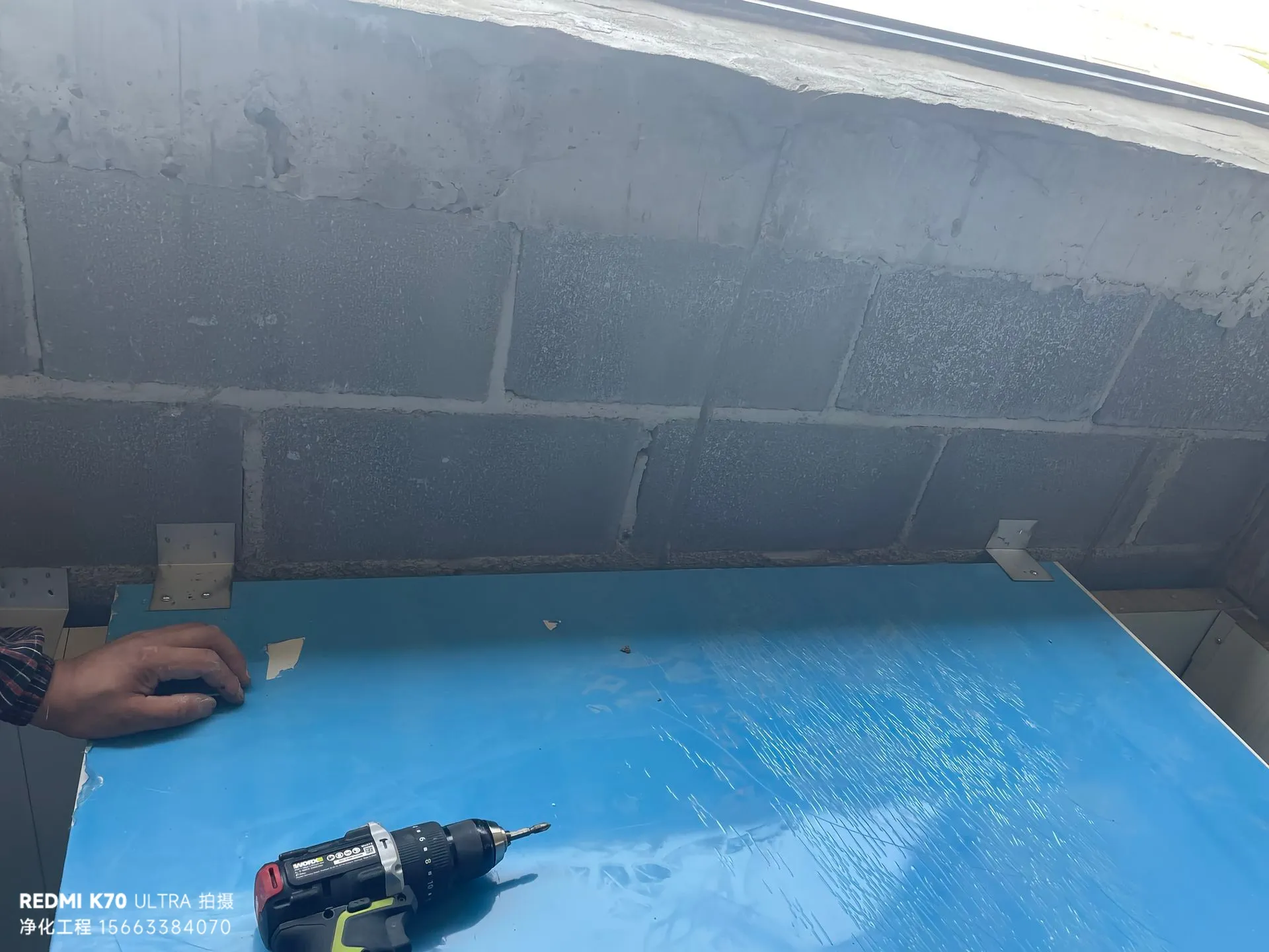 墙顶连接不翻车！南京厂房净化板隔断与彩钢板吊顶施工细节指南 - 洁净厂房服务商-2