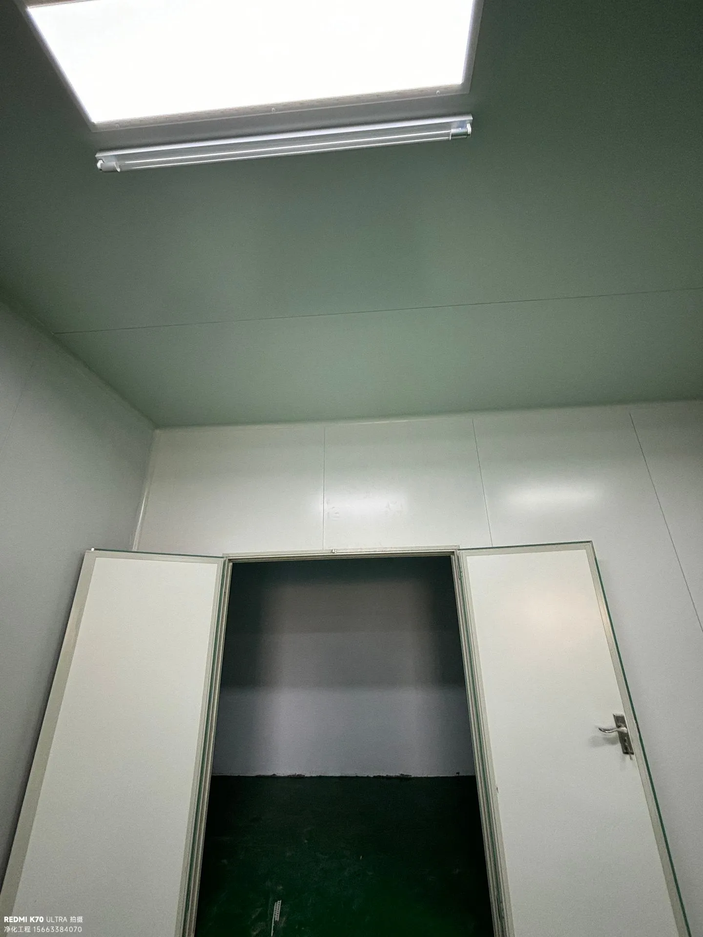 灌装区是微生物防控的关键区域,必须达到高洁净标准 灌装区是微生物防控的关键区域,必须达到高洁净标准