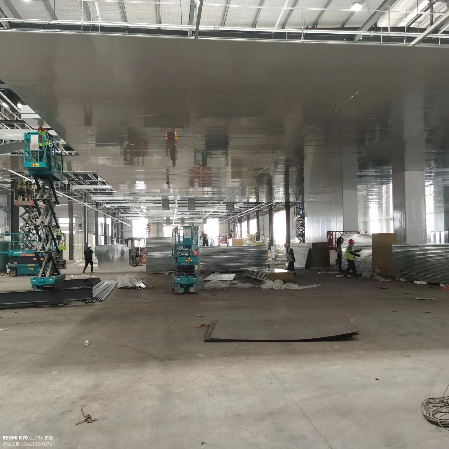 导电层涂布车间,核心控制区域实现严格净化 导电层涂布车间,核心控制区域实现严格净化