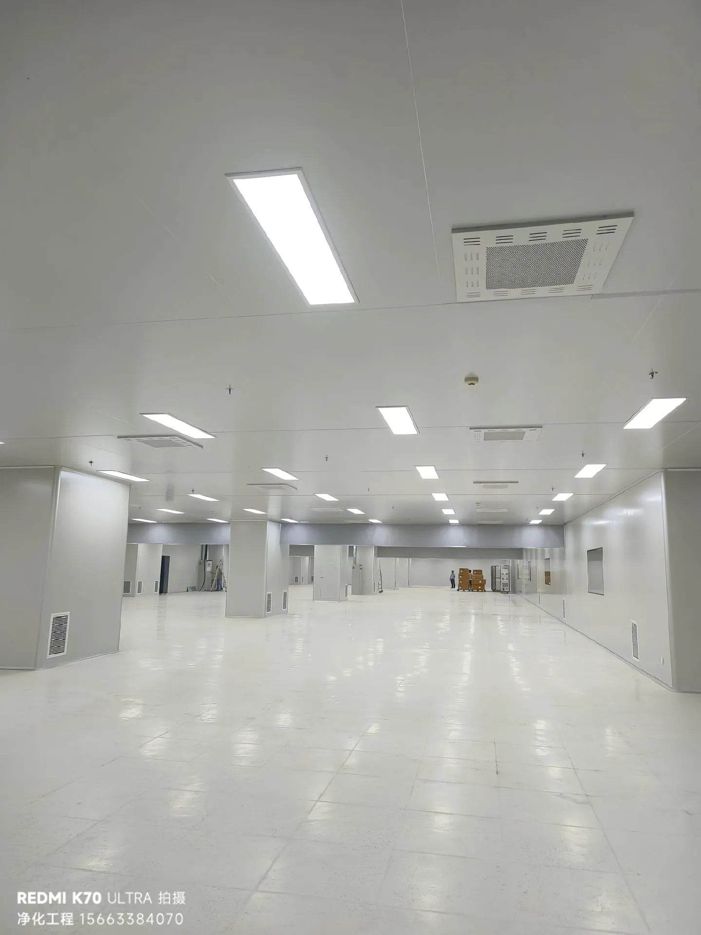 南京雨花经济开发区创彩光电 1700㎡ SMT 净化车间装修工程 南京雨花经济开发区创彩光电 1700㎡ SMT 净化车间装修工程