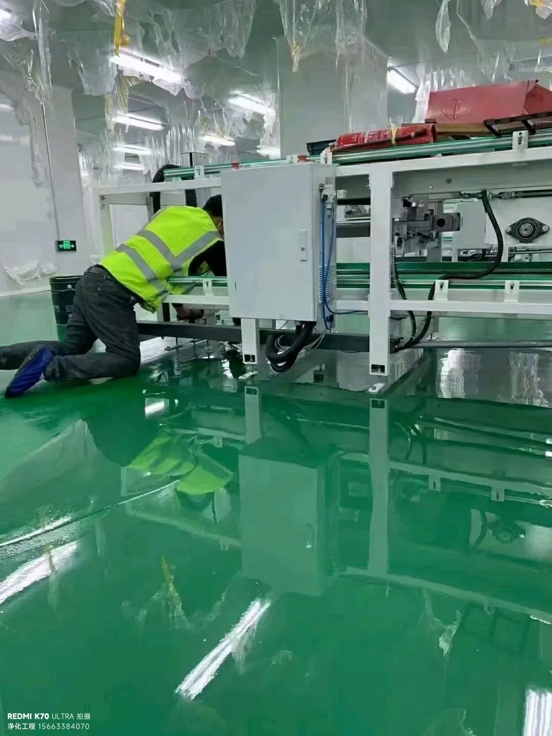 南京无尘车间围护结构示意图，展示彩钢板墙体、传递窗、风淋室及观察窗的标准设计规范