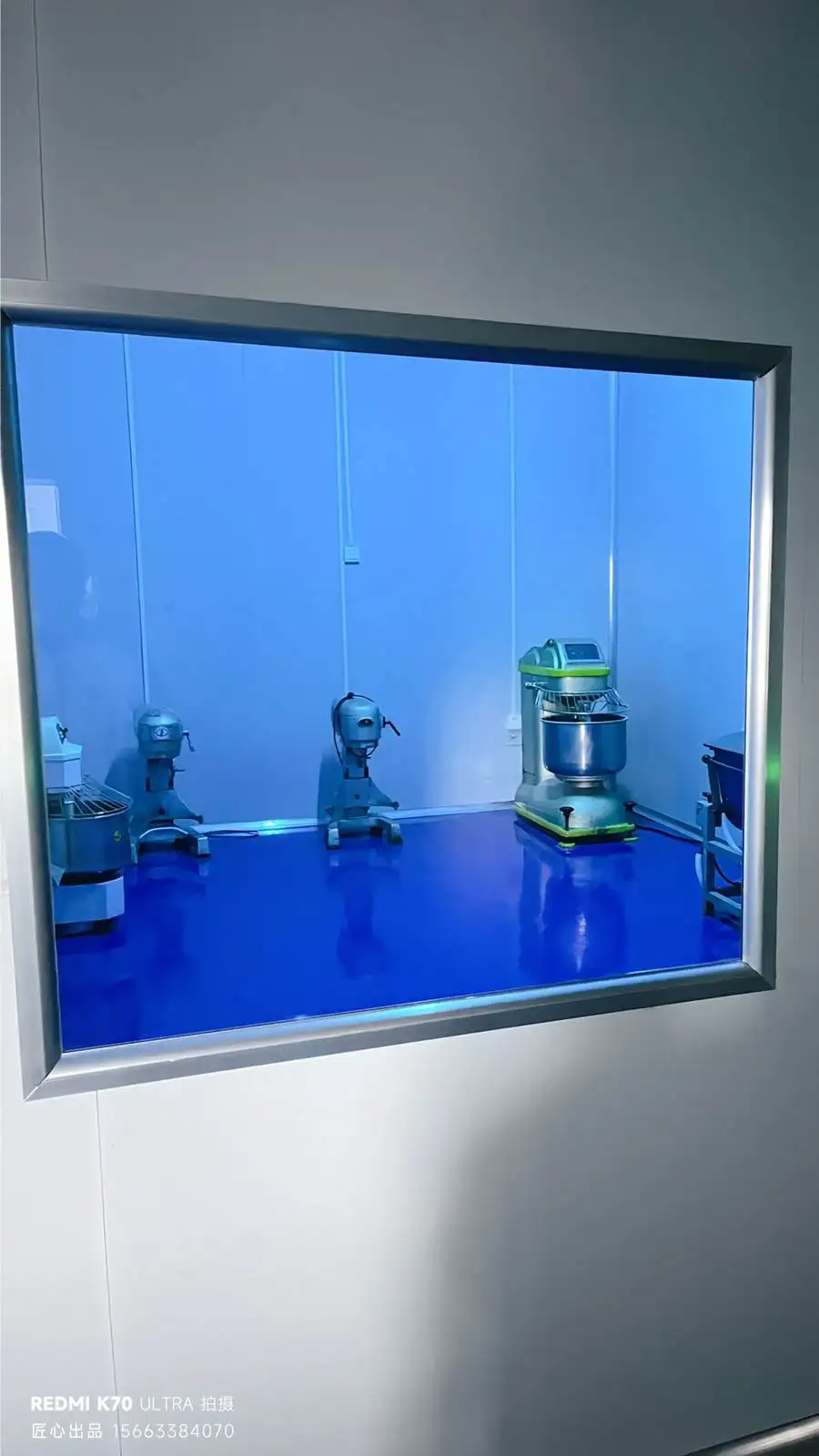 稳定控菌靠系统配合（清洁+人员管理+温湿度控制+材料工艺+监测）